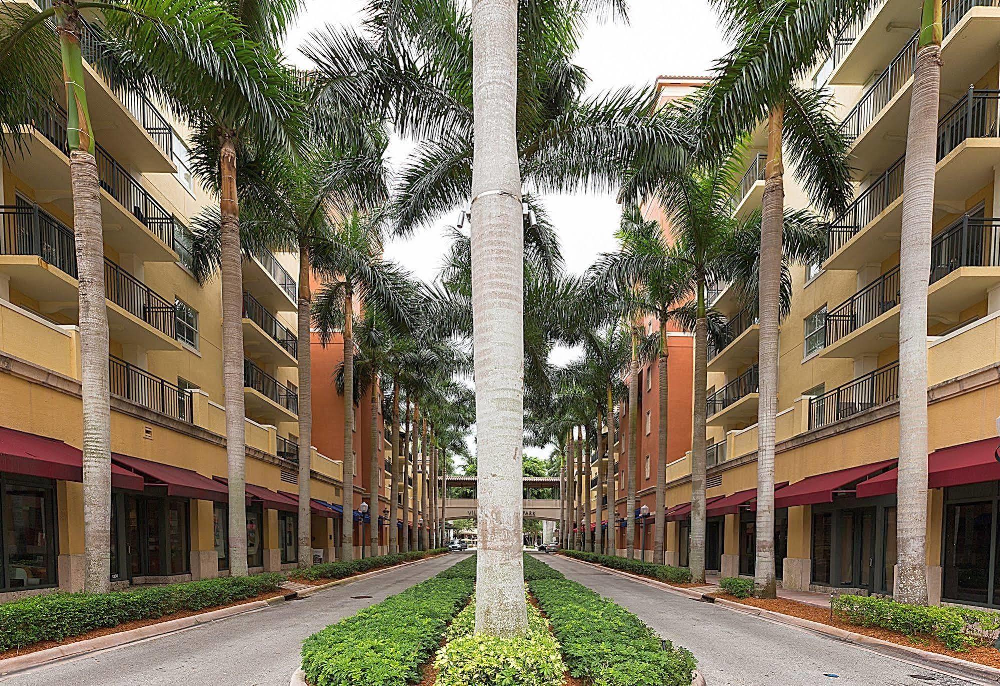 Pelicanstay In Coral Gables Miami Exterior photo